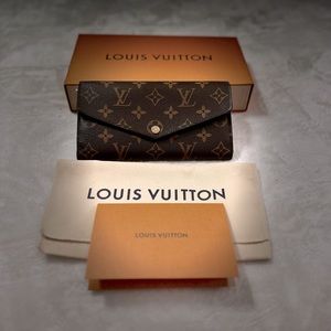Louis Vuitton PF. Sarah Wallet in original box